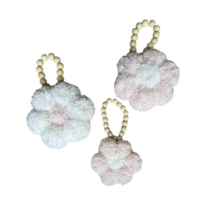 BOHO DAISY POMPOMS