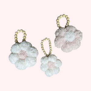 BOHO DAISY POMPOMS