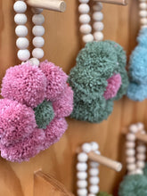 BOHO DAISY POMPOMS